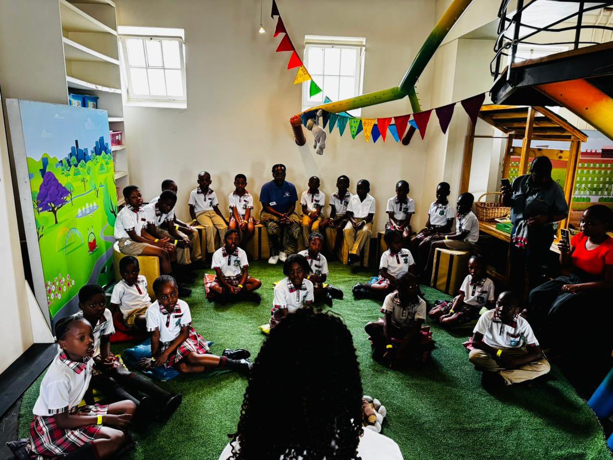 We had the pleasure of hosting World Read Aloud Day in partnership with Play Africa &amp; the author of a book called Coni colours the Constitution. Our wonderful, young visitors are grade 4 learners from Riverdale Prinary school in Berea - thank you to the ConHill team for their..⬇️