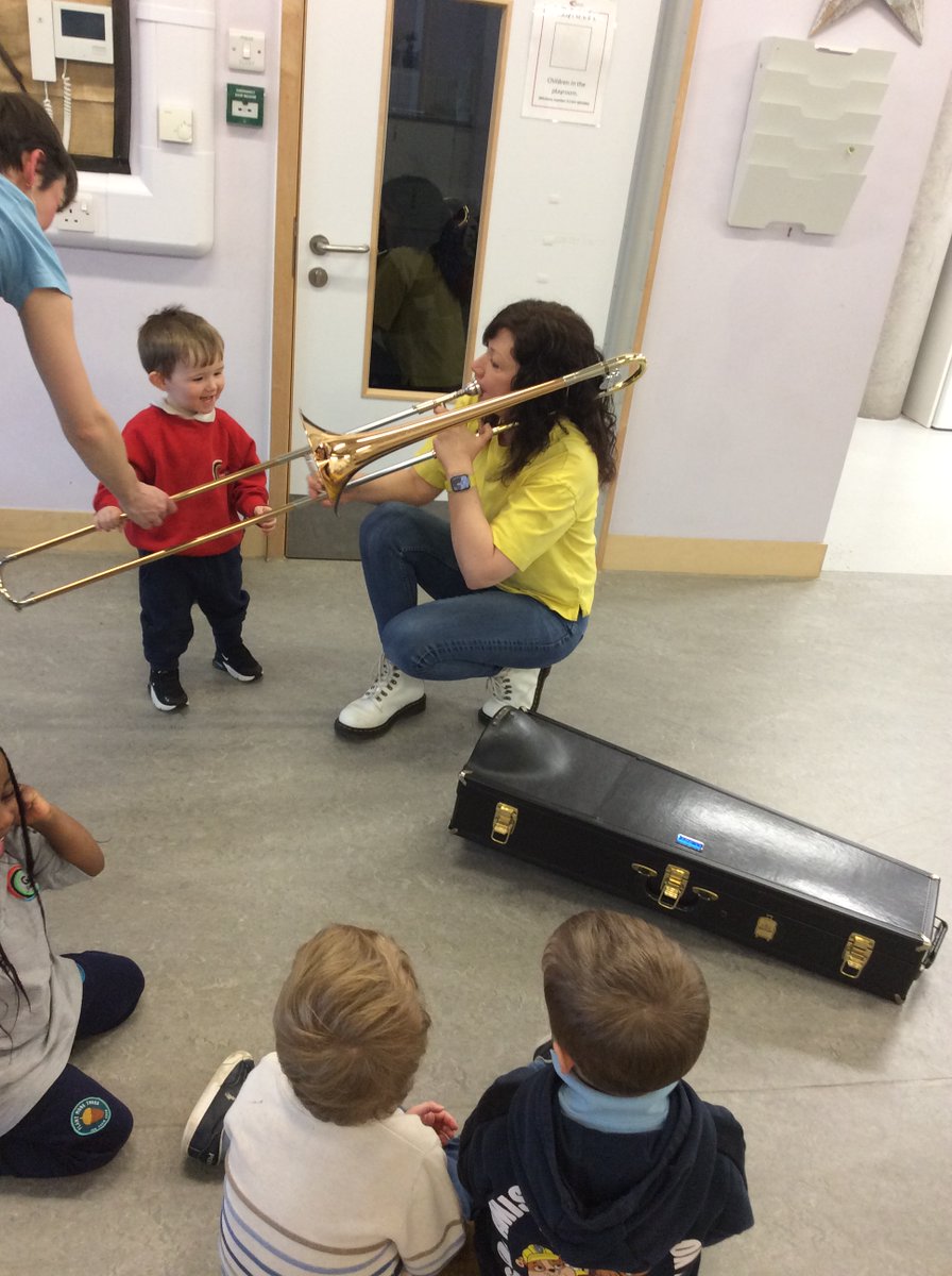 GarnockPrimary's tweet photo. We had the @singingsuitcase in. The Children loved every minute of it. Singing, dancing and seeing the different instruments. Thank you for coming. @GarnockCampus https://t.co/ctn3WCc1p8