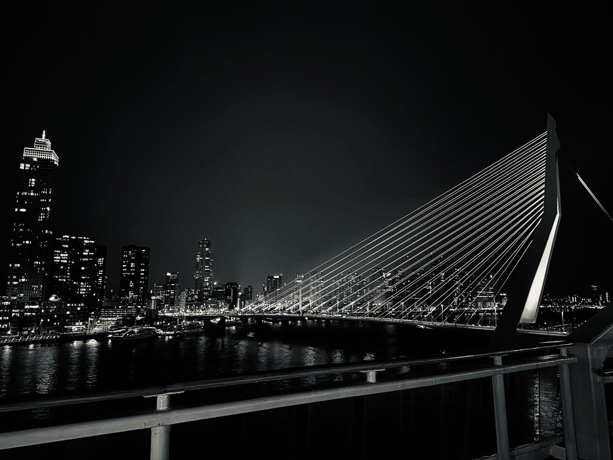 Mullac7921's tweet photo. #Rotterdam #photograghy #art https://t.co/fxkqcMX377