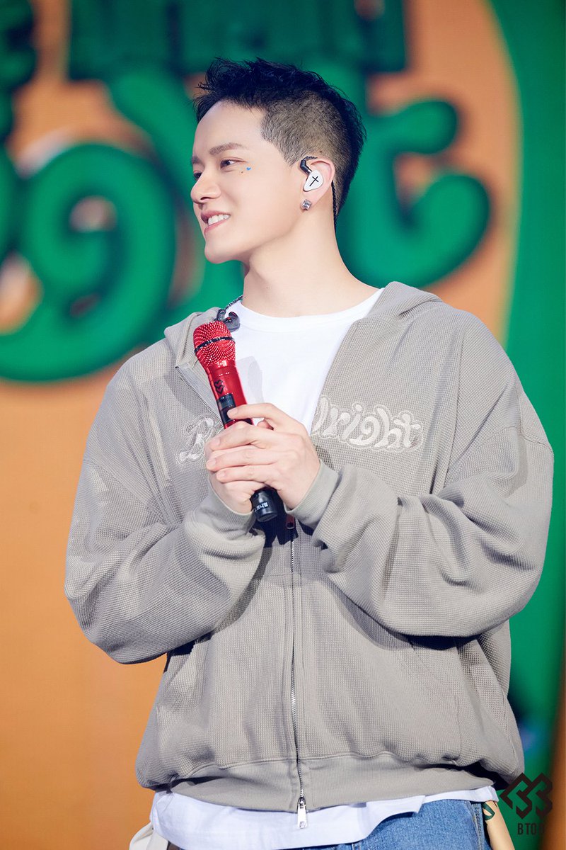 your_penpal_310's tweet photo. 누가 이렇게 예뻐?

#비투비 #프니엘 https://t.co/YNZYjq9y9q