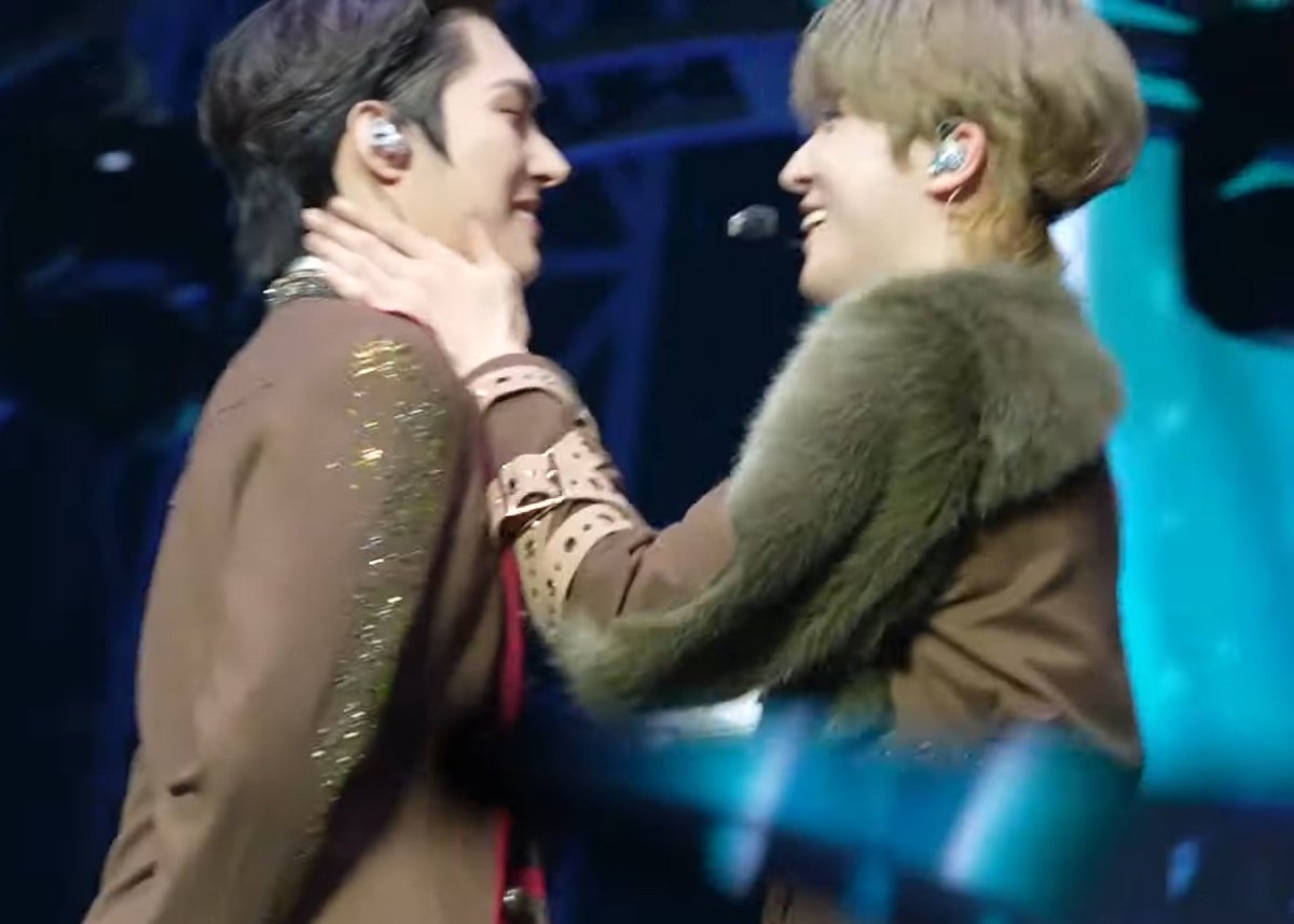 So mmmmm can they kiss already ???