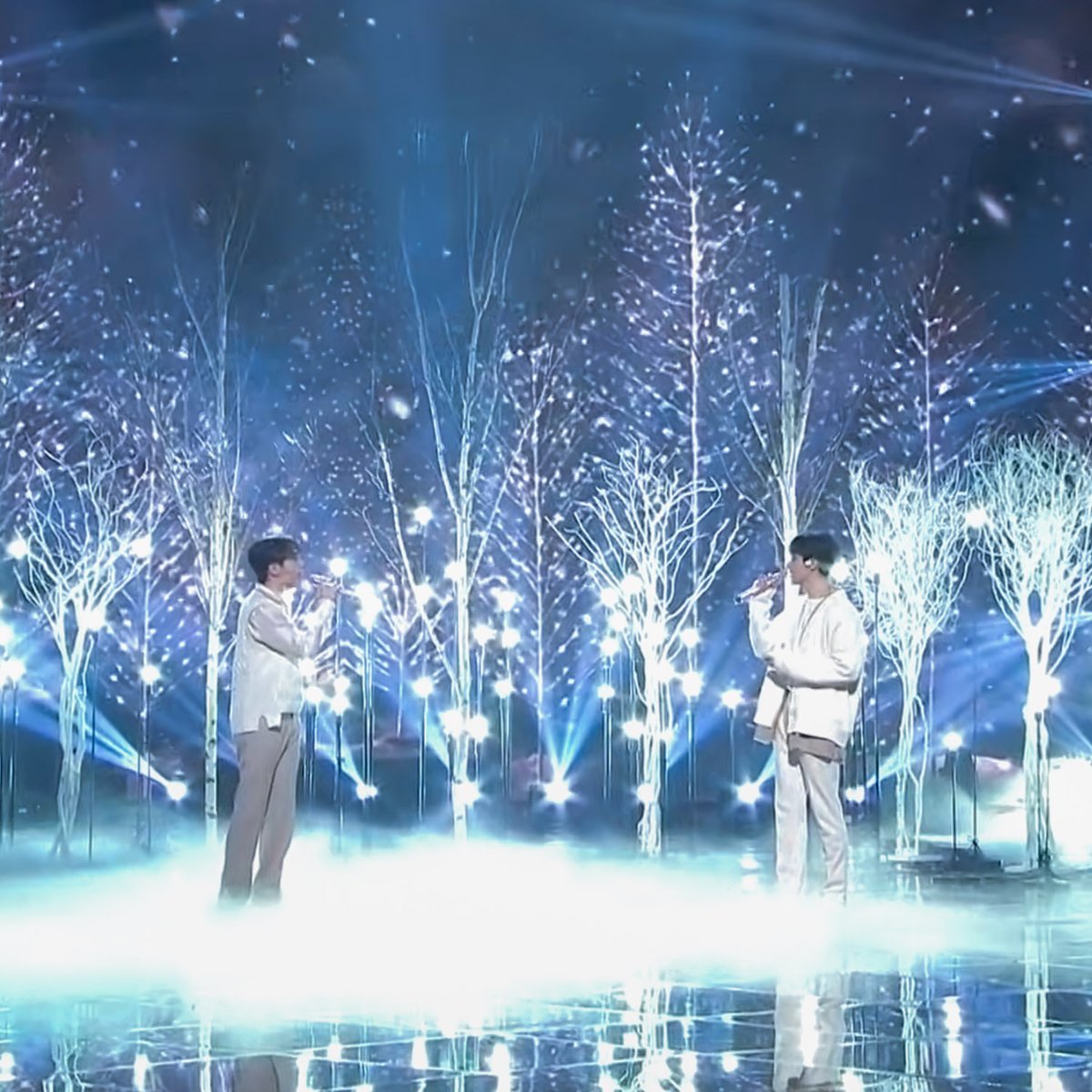 ⭐️ [COVER] 함께 - 도겸 X 승관 (원곡: 노을) (2021 가요대축제) mp3 음원 공유⭐️

커버⭕️ 가사❌

17bbluu.tistory.com/84