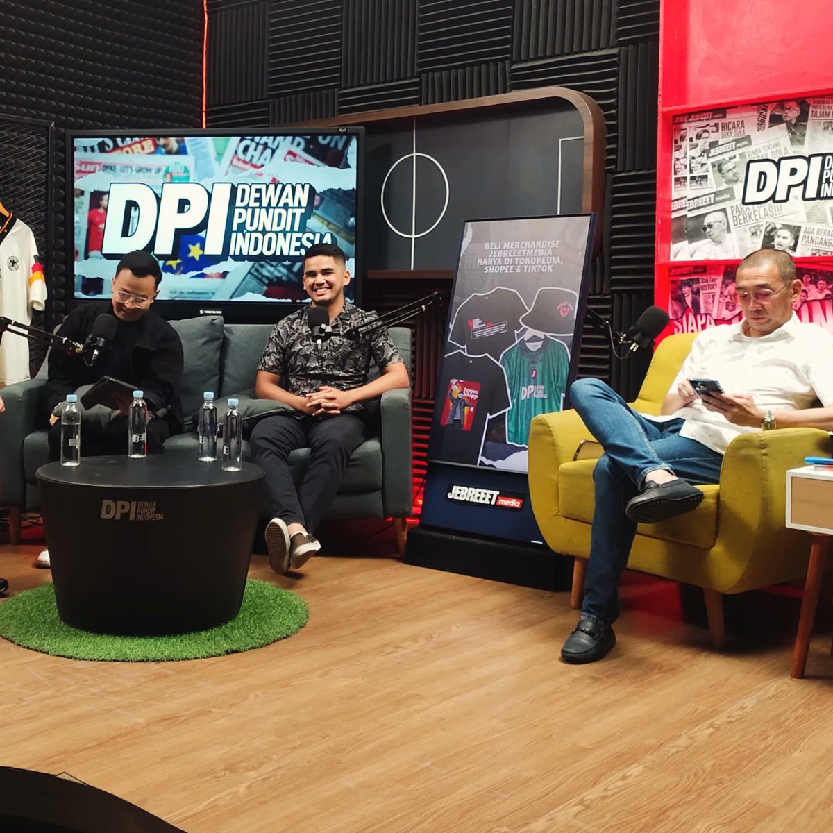 zoeGavelts's tweet photo. Shooting DPI ... 

@jebreeetmedia https://t.co/3NyBpSYSlW