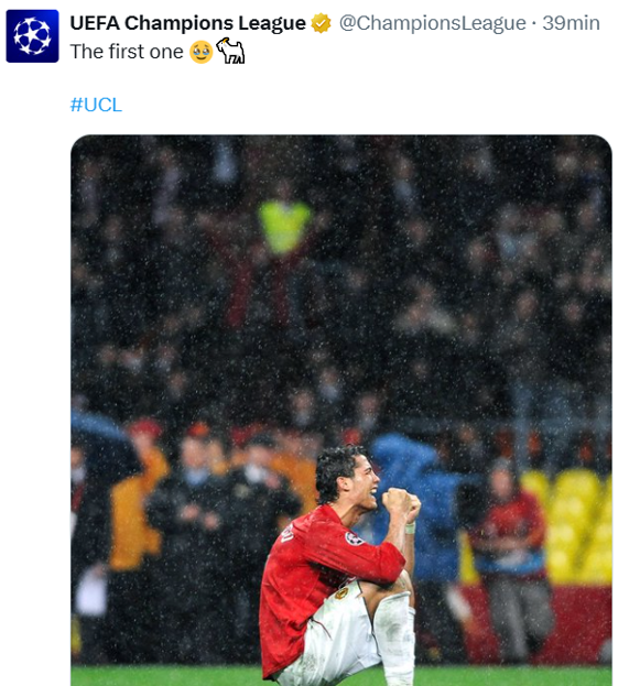 Cr7stianismo_'s tweet photo. A Cristiano Ronaldo le han felicitado llamándole "GOAT" la Champions League, la Serie A y la Premier.

Al otro le llama "GOAT" Infantino, la MLS y la Negreira League.

Definitivamente no somos lo mismo. https://t.co/57aDld45Dp