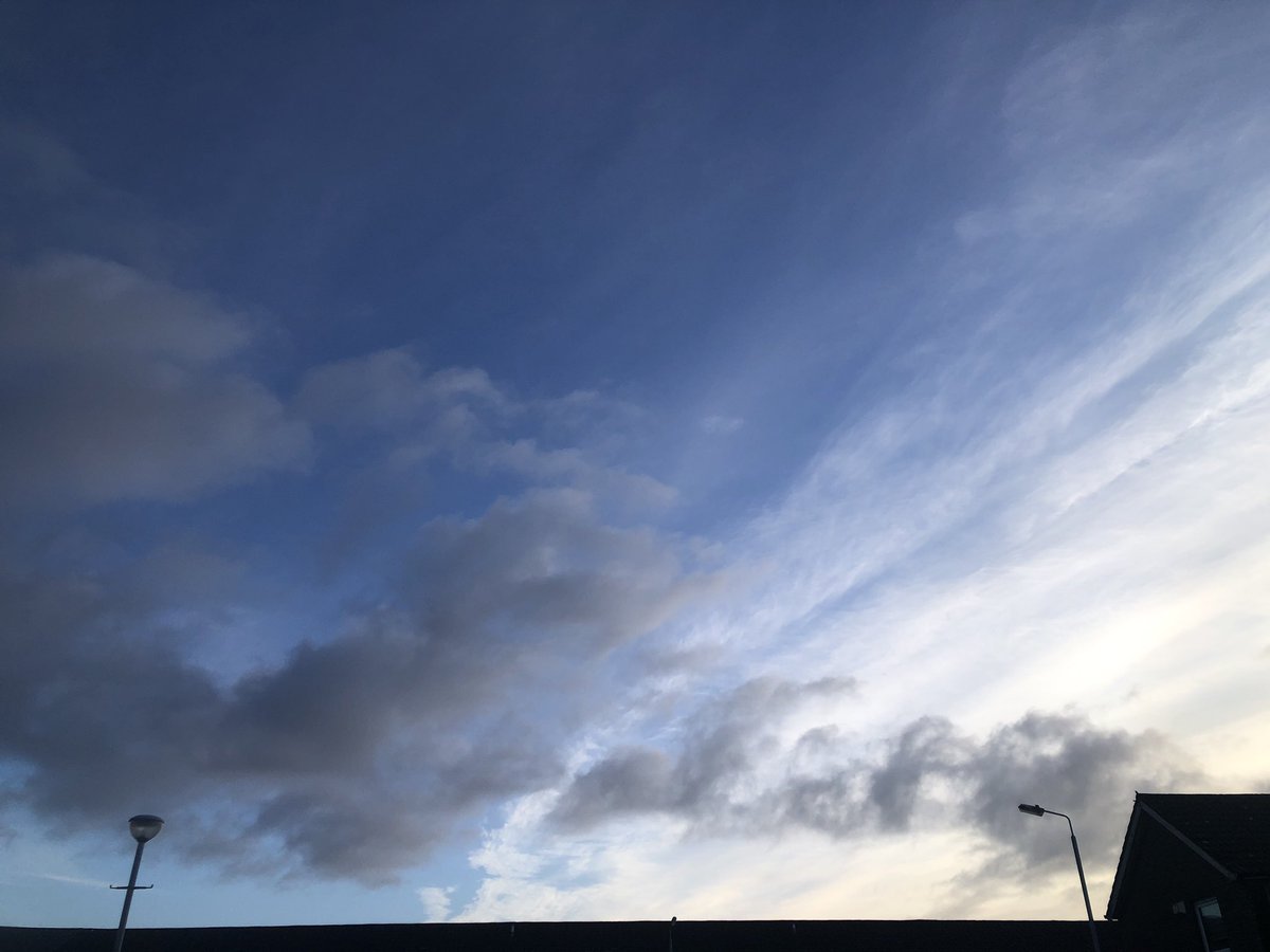 IonisedSkyWatch's tweet image. Good morning Truthers of X 👋
Todays weather brought to you by Dr Bill Gates &amp;amp; the fuckers at the Metoffice… 
Overcast with streaks of #Barium, #Strontium and hanging shitlet clouds of #FuckKnowsWhat on a high altitude screen of #AluminiumOxide 👀☠️💀👻💩
#BanGeoEngineeringNow