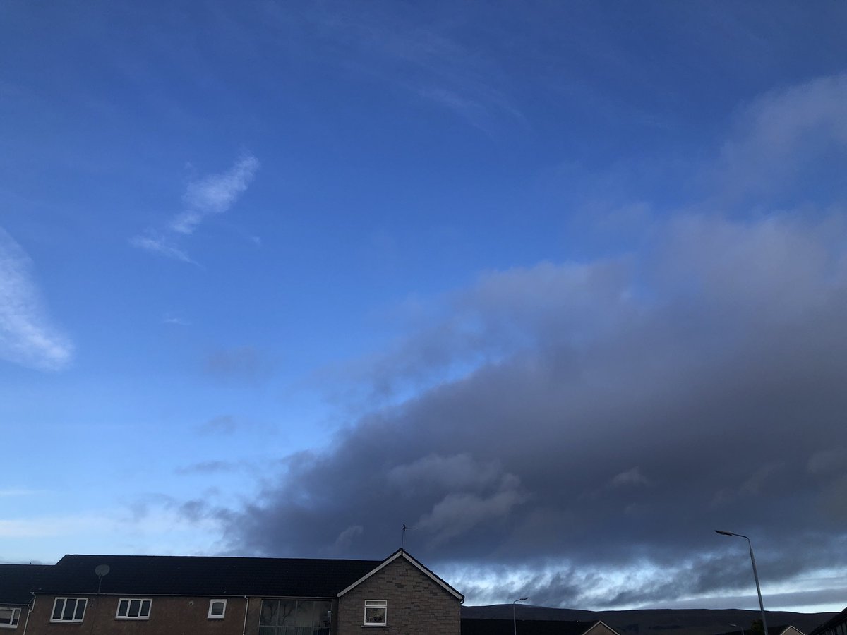 IonisedSkyWatch's tweet image. Good morning Truthers of X 👋
Todays weather brought to you by Dr Bill Gates &amp;amp; the fuckers at the Metoffice… 
Overcast with streaks of #Barium, #Strontium and hanging shitlet clouds of #FuckKnowsWhat on a high altitude screen of #AluminiumOxide 👀☠️💀👻💩
#BanGeoEngineeringNow