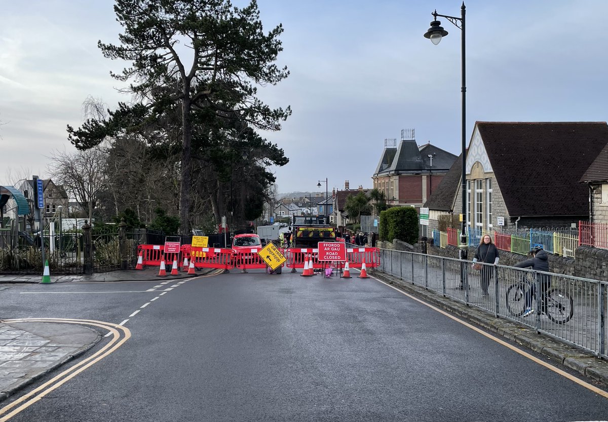 Great to see a new zebra crossing being installed outside <a href="/AlbertPrimary/">Albert Primary</a>. Hopefully a first step towards a #SchoolStreet to allow easy access directly to <a href="/bellevuepenarth/">FriendsBelleVuePark</a> 

There is really no need for through-traffic on this road, as the closure demonstrates