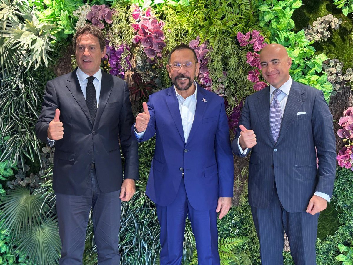 Gli Ambasciatori 🇮🇹 in #Malesia e #Singapore, Massimo #Rustico e <a href="/dante_brandi/">Dante Brandi</a>, hanno incontrato a #Johor il CEO di <a href="/officialJCORP/">Johor Corporation</a> per un confronto sulla #ZES Johor-Singapore. Con <a href="/ItalyinMalaysia/">Italy in Malaysia</a> al lavoro per assicurare promozione interessi economici 🇮🇹 in questo hub strategico