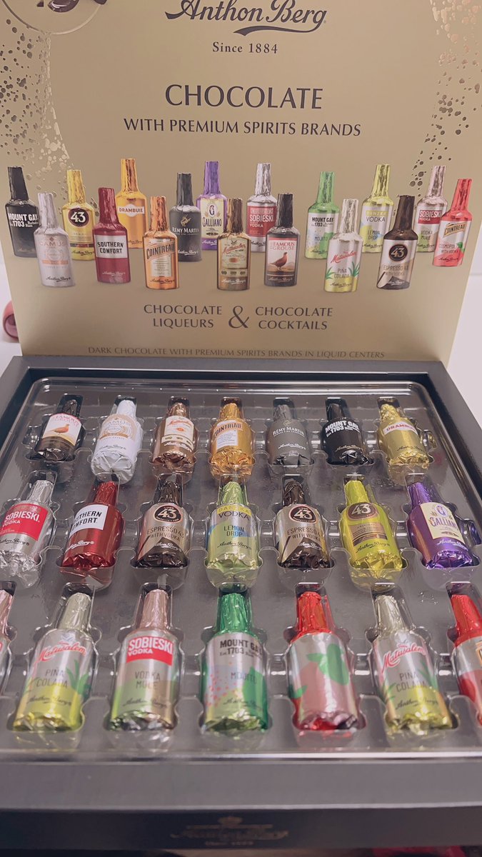 ile_tiaff's tweet photo. 今年のバレンティオンは大好きなボンボン祭りではぴ🤭 https://t.co/0pKQBLnKyf