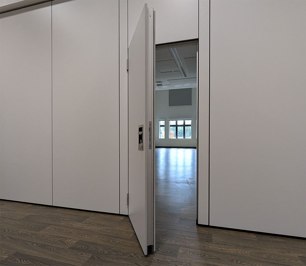 StylePartitions's tweet photo. At Radstone Primary School Style installed a 3 metre high, Dorma Huppe Variflex moveable wall with semi-automatic operation and a 55dB acoustic rating
https://t.co/kt29yTNO3c
#flexibleworkspace #flexiblespace #moveablewall
#partition #architect #interiordesign #architecture https://t.co/rS0o7C0gJh