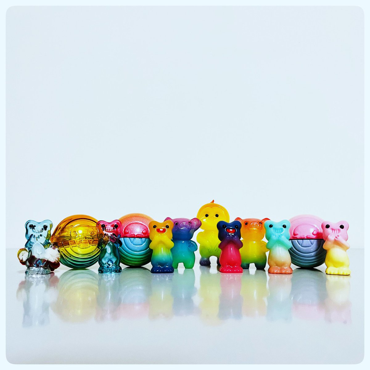 ABE_HSU's tweet photo. 🌈🐸🐷🦥🐛✨
#ソフビ
#のれそれ
#茶色いブラウン
#しぇふ染め
#わらび #かるび
#あまぐり #ダンゴムシ
#bincho1977
#chairoibrown #delshf https://t.co/lZI3yJHs45