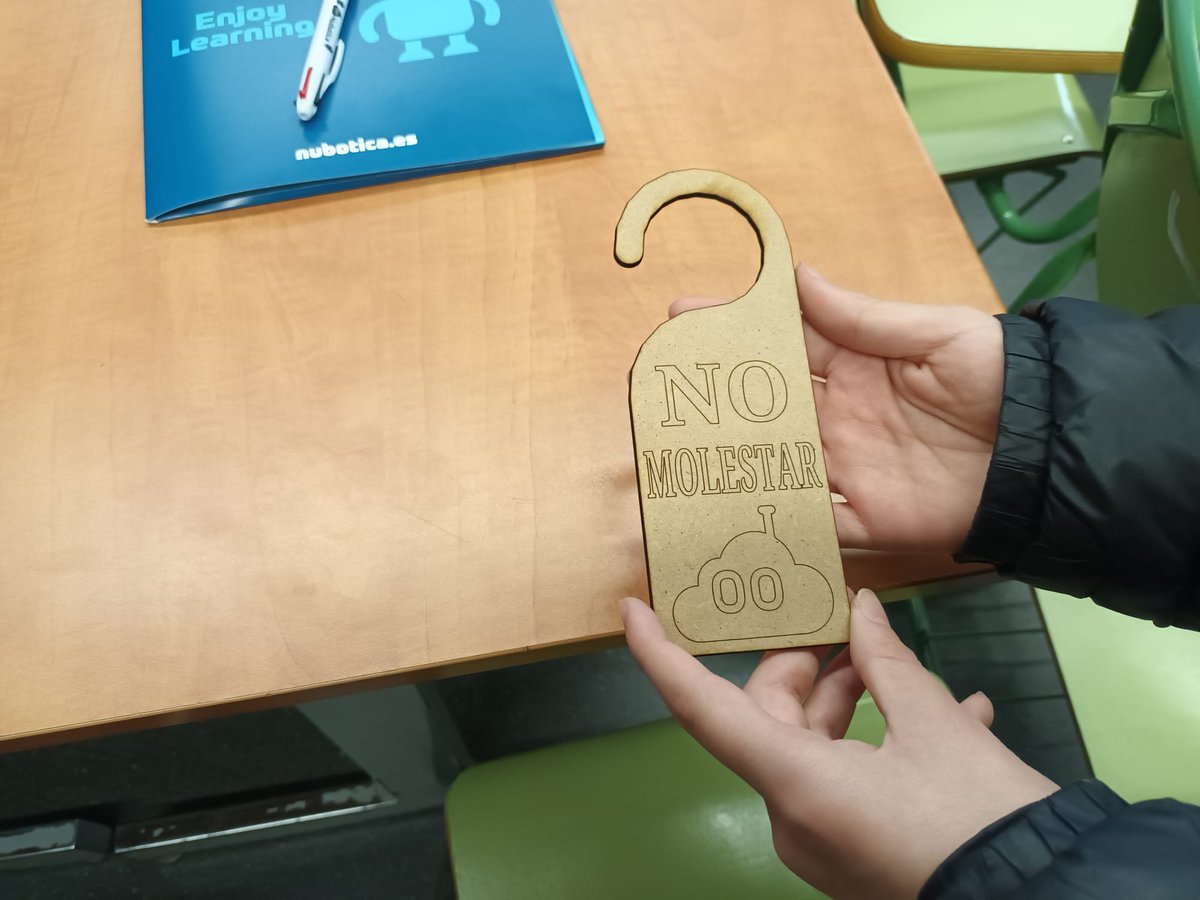 EducacióLH (@lheducacio) on Twitter photo Estudiants de l’<a href="/INSEuropa/">Institut Europa</a>, que participen al #FemTàndemLH de robòtica, han guiat un taller de fabricació i producció digital al qual han assistit els alumnes que participaran a la propera edició de les Cases d’Oficis.
Una activitat dins el #tourdeltalento.
#EducacióLH Estudiants de l’<a href="/INSEuropa/">Institut Europa</a>, que participen al #FemTàndemLH de robòtica, han guiat un taller de fabricació i producció digital al qual han assistit els alumnes que participaran a la propera edició de les Cases d’Oficis.
Una activitat dins el #tourdeltalento.
#EducacióLH