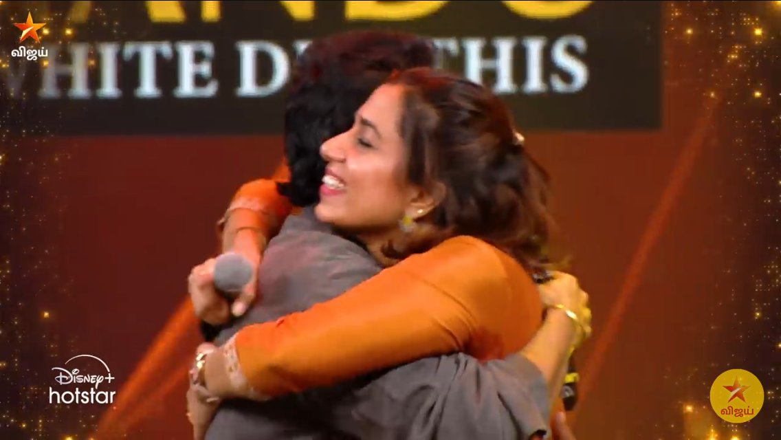 Divyadiv1995's tweet photo. @dinkardeepak Anna Moments From BB8 Kondattam 🥳🥳
His Friends ❤️🔥 His Family 🥰
#deepak #Sanjeev #Sreekumar https://t.co/LZ1abXxeeh