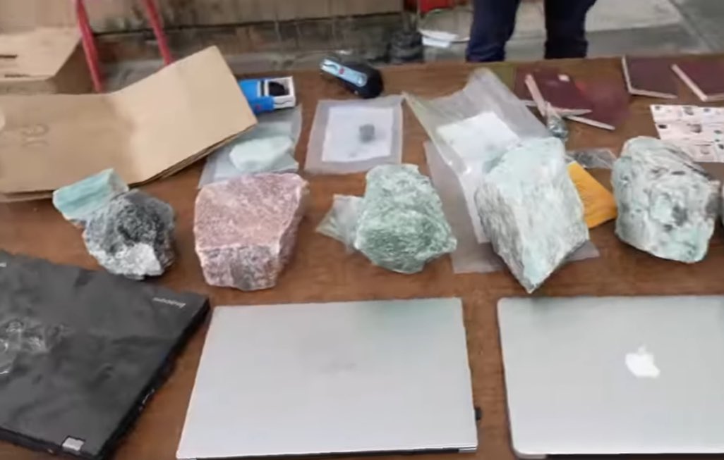 mpwanitv's tweet photo. This comes a week after a raid at a go-down in Nairobi where four illegal mineral harvesters were arrested. 

The four, 3 Chinese nationals and a Kenyan were arrested with plans in top gear to sell copper, lead, zinc, and iron among other minerals. https://t.co/DPrrRmvxiZ