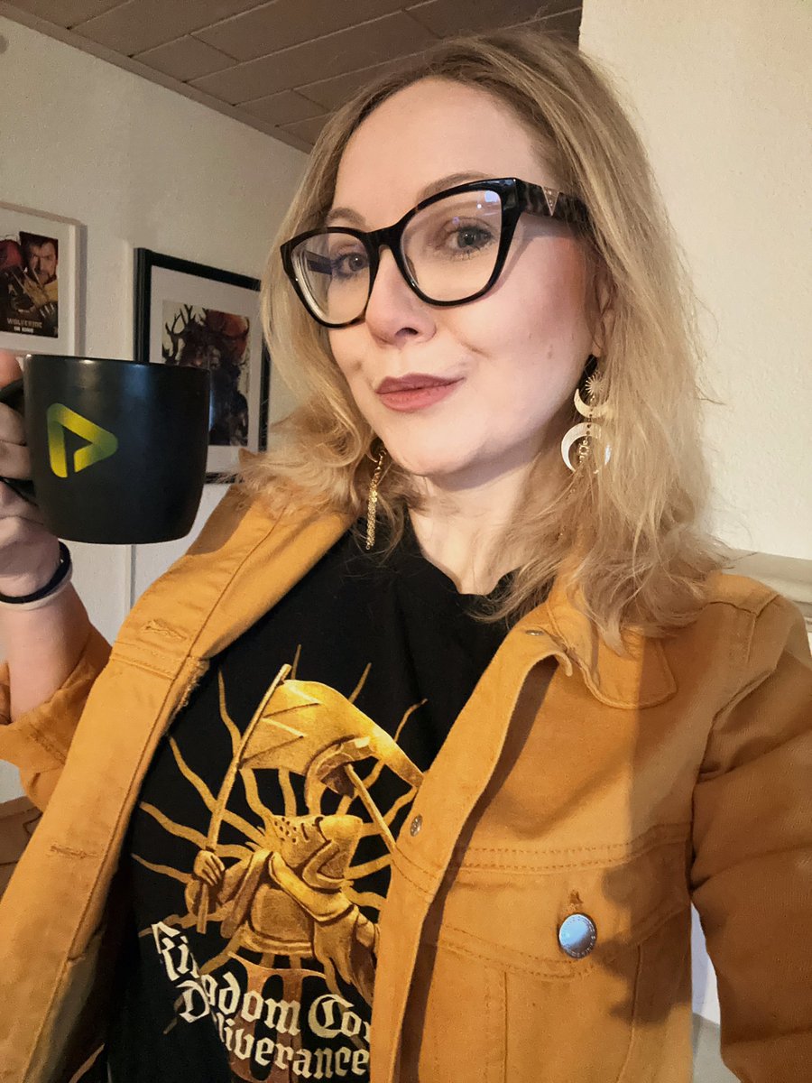 Today‘s office look is in honour of my 💚 former workmates at <a href="/PLAION_DACH/">PLAION DACH</a> celebrating the successful launch of #KingdomComeDeliverance2 ⚔️ Can’t wait to go on an adventure with Henry and Pebbles 🫶 Love and happy launch week!
