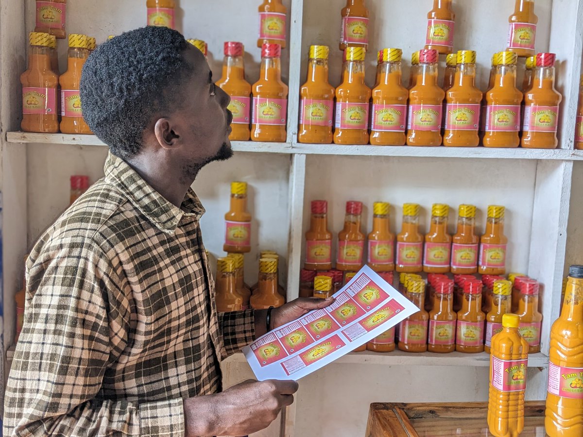 Moja ya Bidhaaa Zetu zinazotokana na Zao la Pilipili Aina ya mwendo Kasi, tumeamua kuliongezea Zao value kutokana na Bei ya Pilipili Kwa Sasa kuwa Chini. #TAM_TAM_CHILL_SAUCE🤤😋 <a href="/msakufarm/">Bwanashamba wa taifa 🇹🇿</a> <a href="/VIJOTAMAZAOO/">Vijota Mazao</a> <a href="/VPopitolo/">bi shamba</a> <a href="/MalkiaNyuki_/">Malkia Nyuki</a>