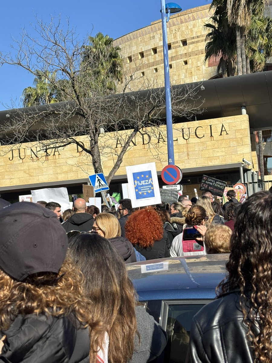 #NoAlEfectoLlamada #stopoposiciones <a href="/AndaluciaJunta/">Junta de Andalucía</a> <a href="/EducaAnd/">Consejería Desarrollo Educativo y FP</a>