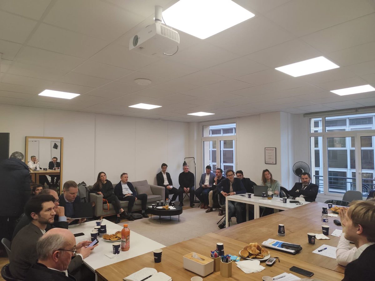 Comment porter le développement des transports dans un contexte politique instable ? Quel avenir maintenant pour leur financement ? Ma vision du secteur des transports ?
➡️ J'ai échangé à bâtons rompus avec les professionnels dans le "débrief" de <a href="/NMobilites/">News Tank Mobilités</a>.