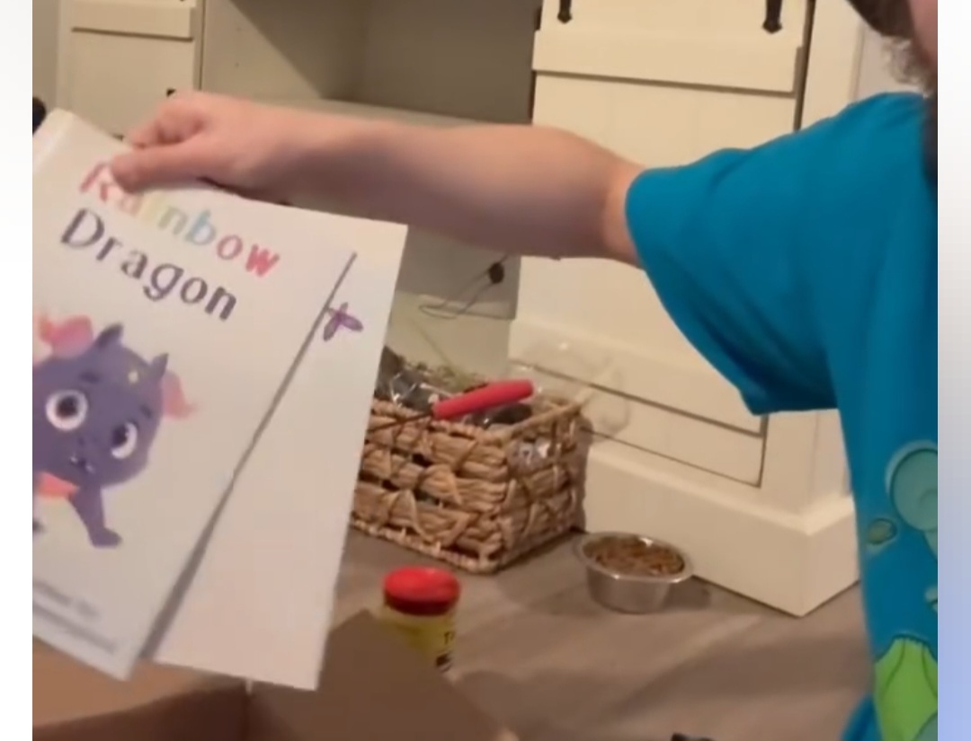 TanyaPacker2's tweet photo. l love that people are reaching out to share how much they love Rainbow Dragon!
There's nothing more motivating for authors ๐
#kidsbooks #picturebook #babydragon #bookdragon #childrenbook #kidsliterature #Ireadcanadianbooks #canadianbookworm #canadianwriters #canadareads https://t.co/cxNQtsqZSU