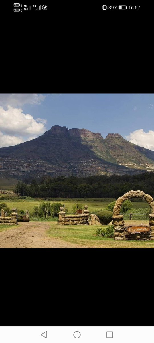 lihle_lushozi's tweet image. Standin on the land that i have confiscated #Drakensburg KZN