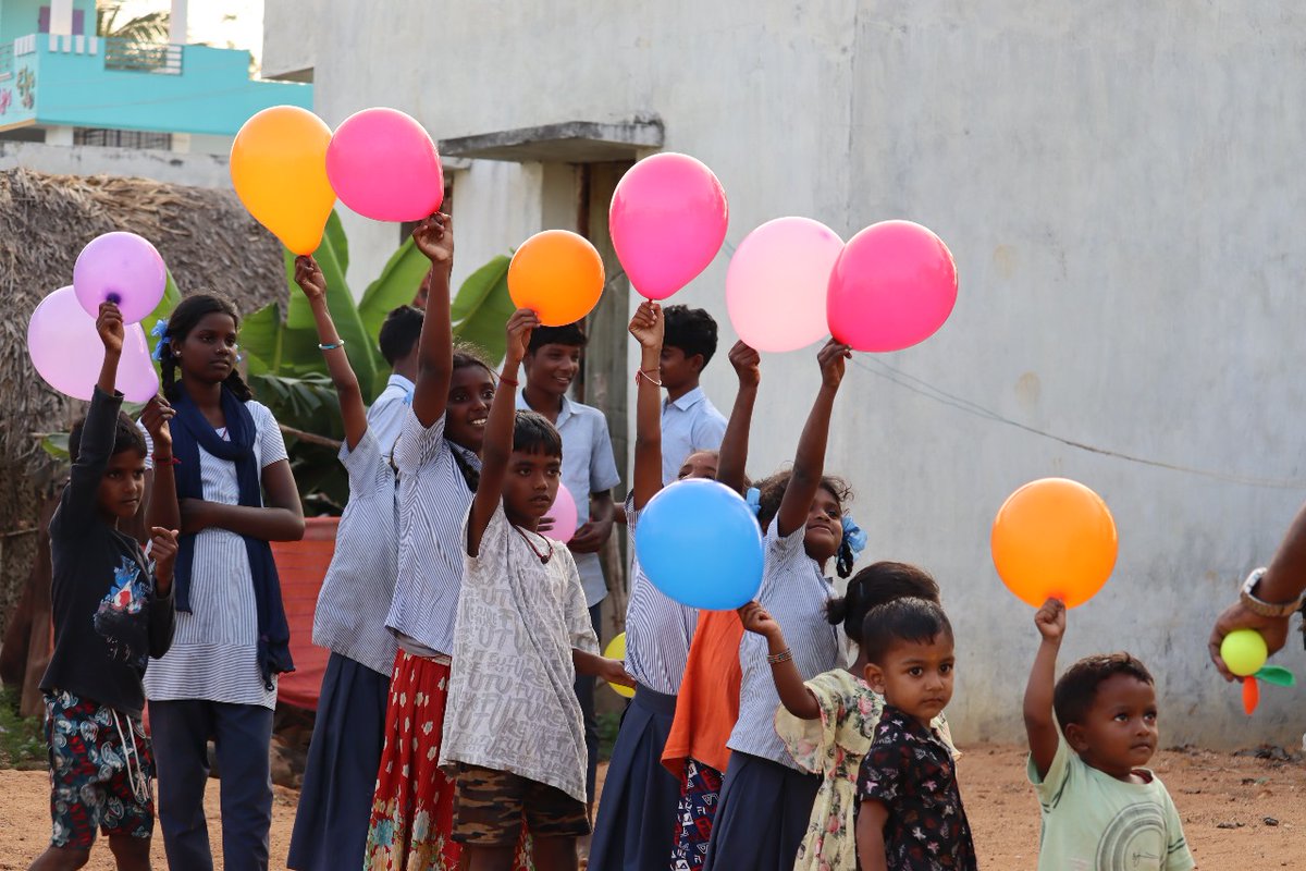 SharanaOfficial's tweet photo. After 2 months, we resumed our #SeedsofChange program in T.N. Palayam, aimed at raising awareness on environmental issues. To ease back in, we organized fun games for 20 children, ensuring they enjoyed and look forward to joining future sessions. #sharanango
@MinistryWCD https://t.co/CDIUG74nW8