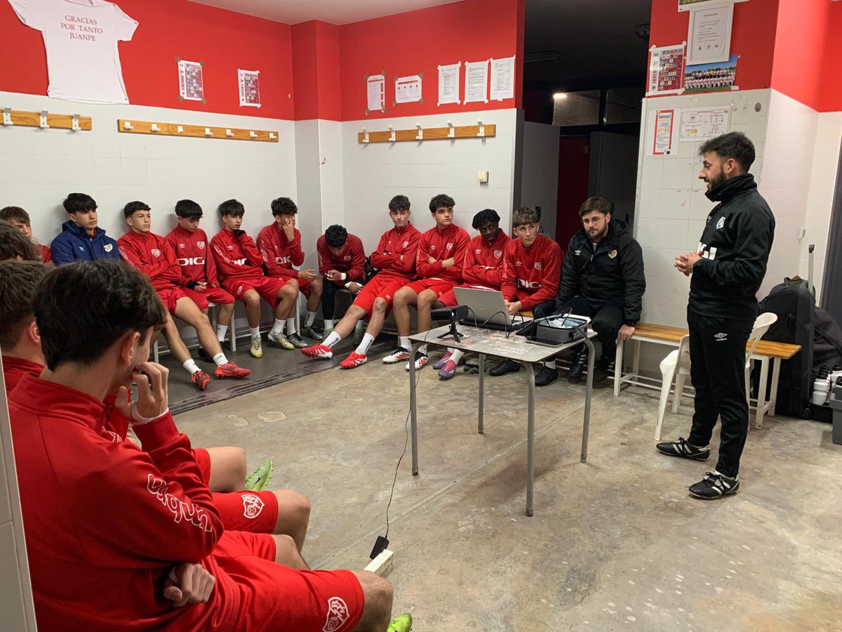 jaavi10's tweet photo. ¡Seguimos! 
@RayoVallecano https://t.co/p7JRCKsM1G