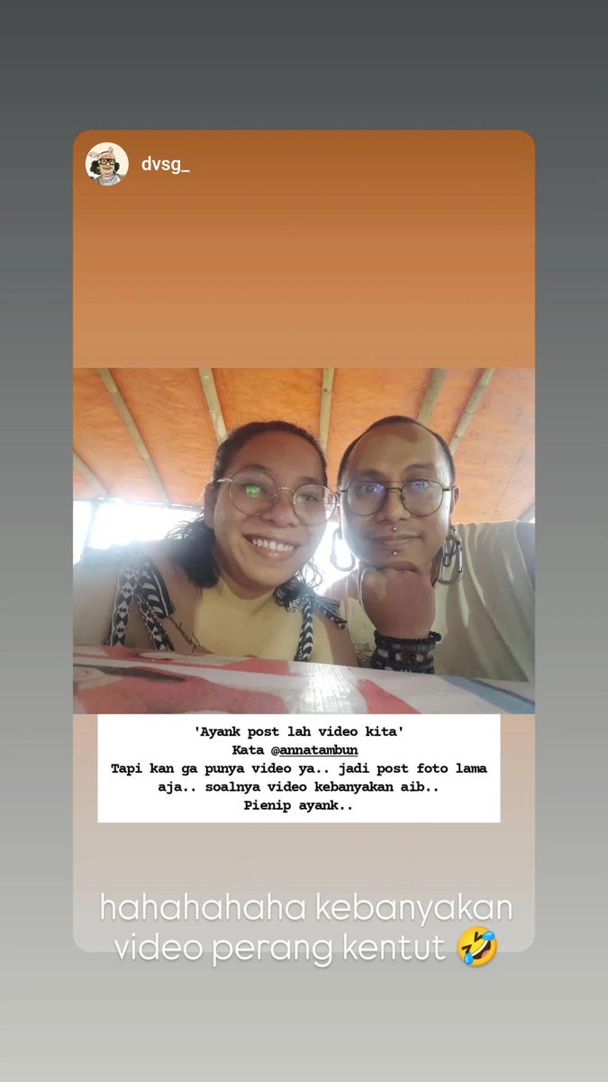 iya video aku lgi disuntik waktu opname,video aku mabokk,video perang kentut.. memang gak ada yg genah videonya hahaha
selamat setahun bersama.. makasih utk stiap minuman yg dibuat wktu aku lgi sbuk didapur.. semoga selalu ada tgl 5 februari ditahun berikutnya smpe tua <a href="/_dvsg/">deru</a> ❤️