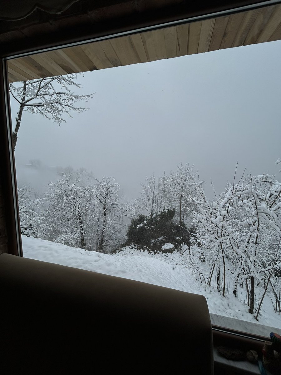 Nasibin de değilse koşsan da yetişemezsin, yürüsen de geç kalırsın..