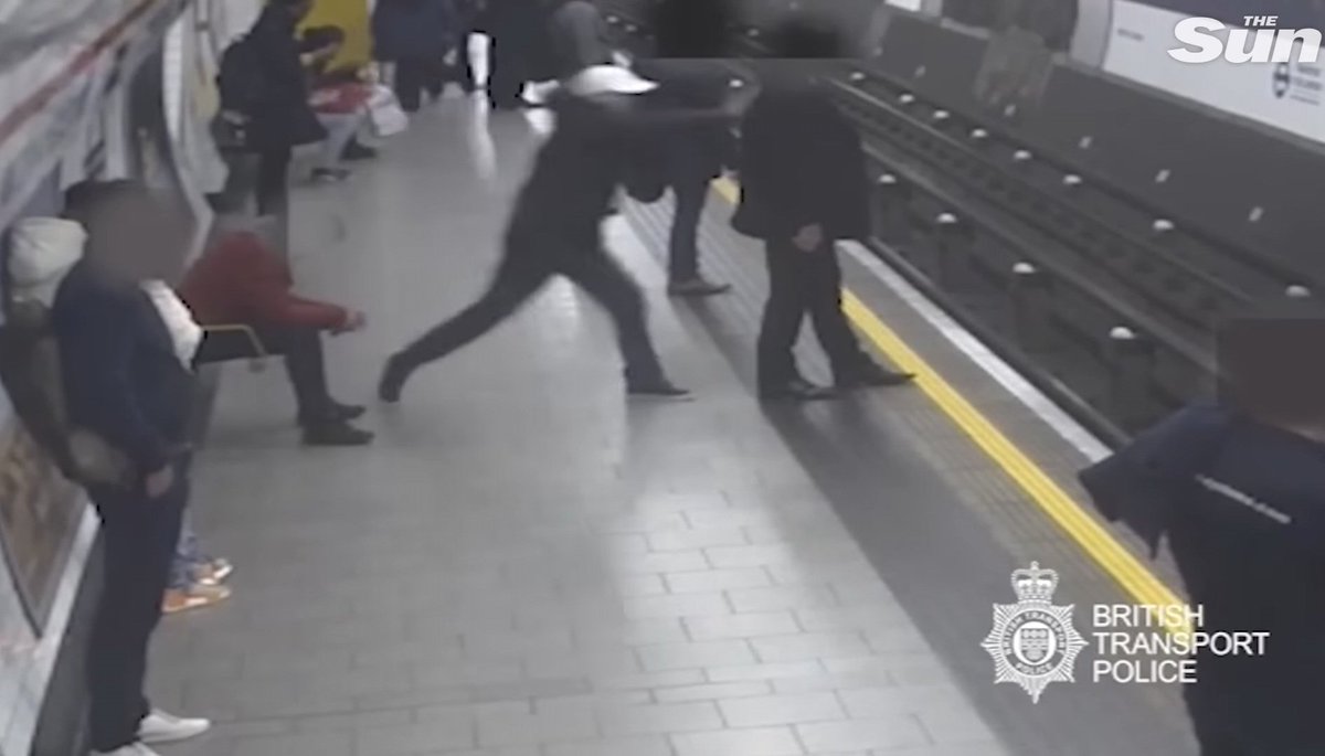Tube Train Pusher Convicted Attempted Murder

REAL FOOTAGE ❗️
sfl.gl/LdtmNV