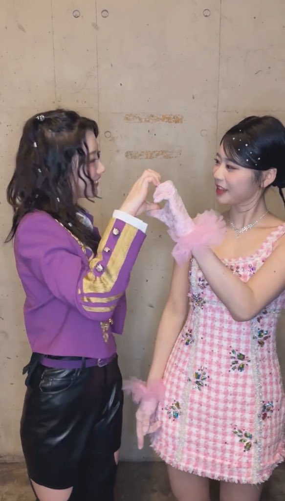 mw5om's tweet photo. 梨乃ちゃんが心菜の腕引き寄せてるのもちょっとずれたハートもかぁいいりのここ尊い😭 https://t.co/pSkymL8Ag4