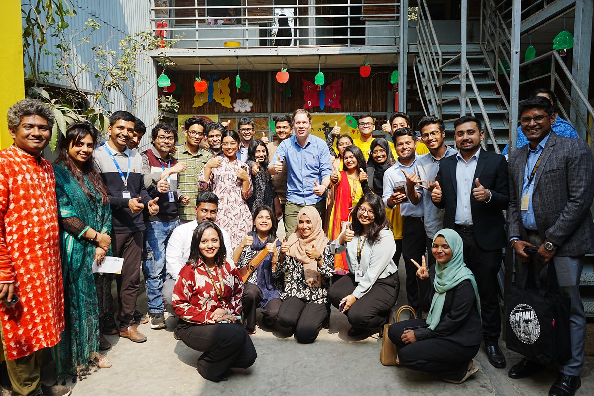 Plan_Bangladesh's tweet photo. H.E. @jurriaanm , 🇳🇱 Ambassador for Youth &amp; Employment, observed the impact of #ShomotayTarunno in Dhaka, engaging with youth-led organisations &amp; advocacy groups at Korail Slum. The project led by @PlanGlobal &amp; @JAAGOFoundation, fosters equality &amp; empowerment. #YouthForEquality https://t.co/aCQAYJ5c8b