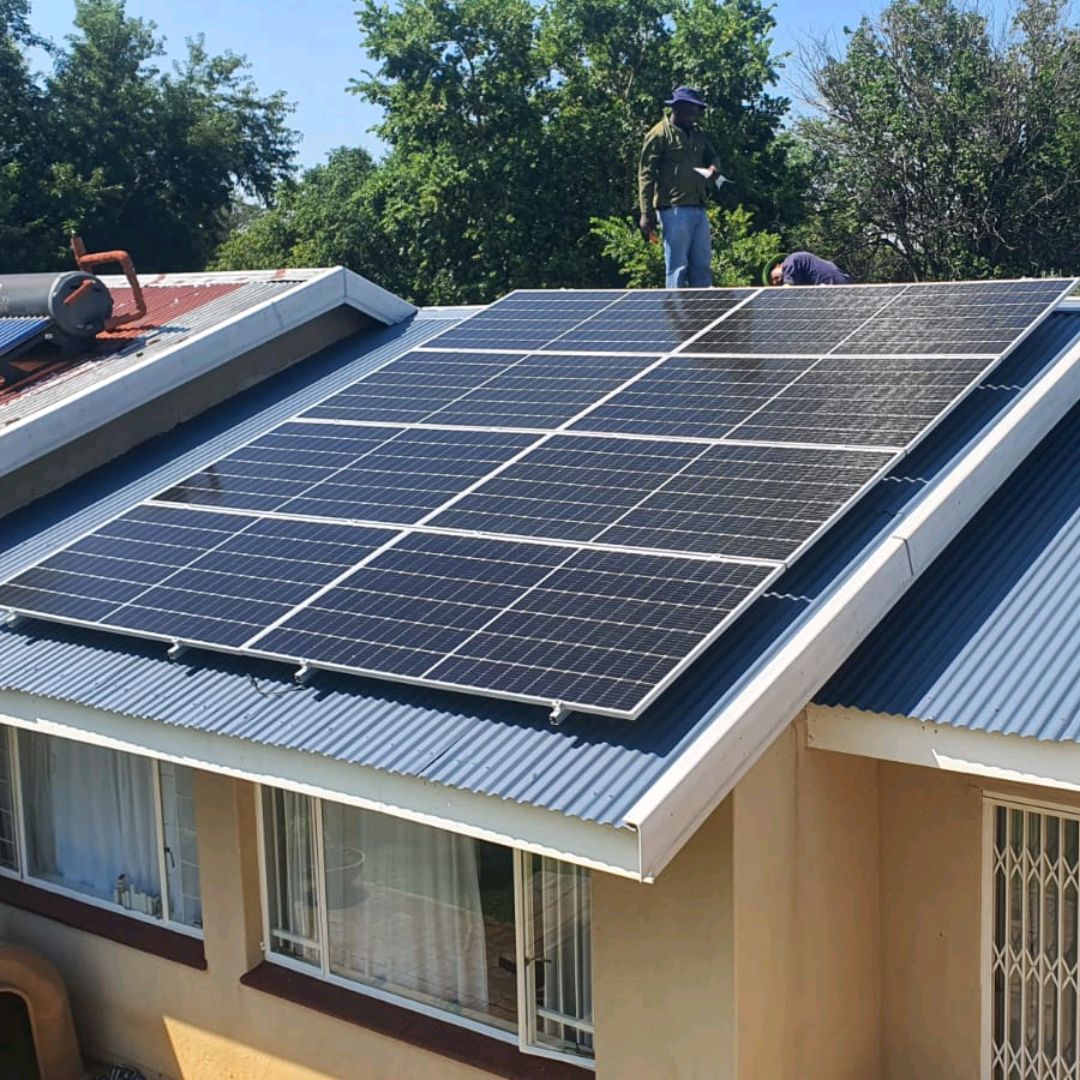 _SolaxEnergy_'s tweet photo. ☀️ Enjoy our #Solax MySola Showcase in Meyerton, our client replaced EXPENSIVE, UNRELIABLE municipal electricity with a MySola monthly solar subscription guaranteed to save up to 80% in electricity cost.
#SolarSavings #Solax #solaxenergy #MySola #Subscription #Meyerton #Solar https://t.co/pC7SPM5W8S