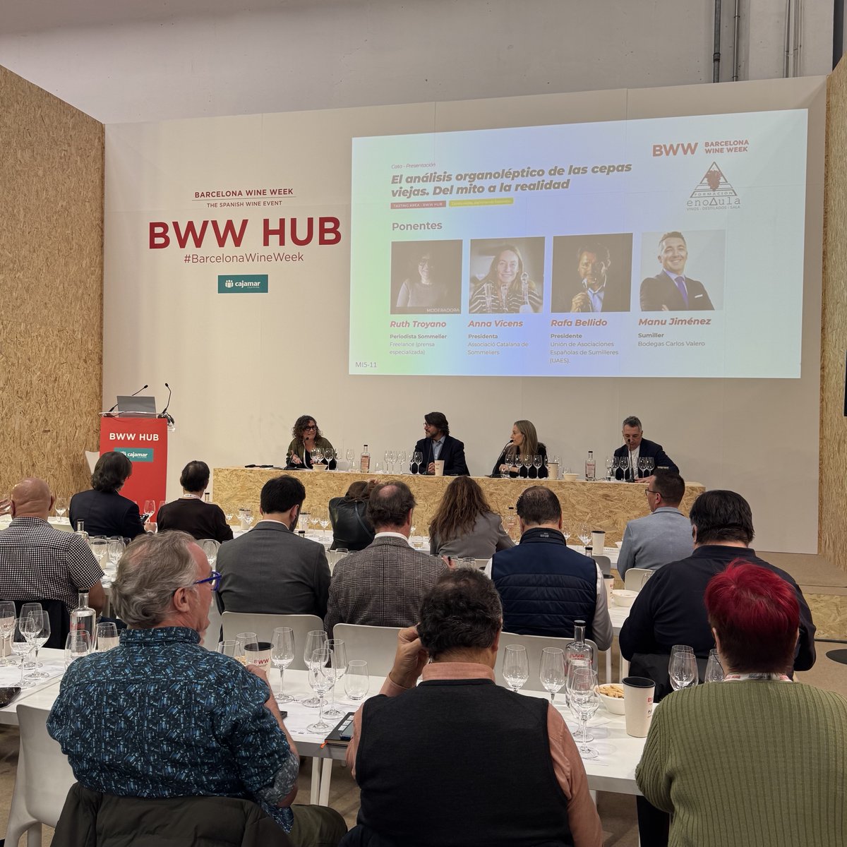 Barcelona Wine Week (@bcnwineweek) on Twitter photo El análisis organoléptico de las cepas viejas. Del mito a la realidad.
Desde la calidad de la uva hasta la complejidad del vino. Los participantes analizarán las particularidades que estas viñas aportan al producto final.
🗣Ruth Troyano, <a href="/annavicens/">anna vicens</a>, Rafa Bellido, Manu Jiménez. El análisis organoléptico de las cepas viejas. Del mito a la realidad.
Desde la calidad de la uva hasta la complejidad del vino. Los participantes analizarán las particularidades que estas viñas aportan al producto final.
🗣Ruth Troyano, <a href="/annavicens/">anna vicens</a>, Rafa Bellido, Manu Jiménez.