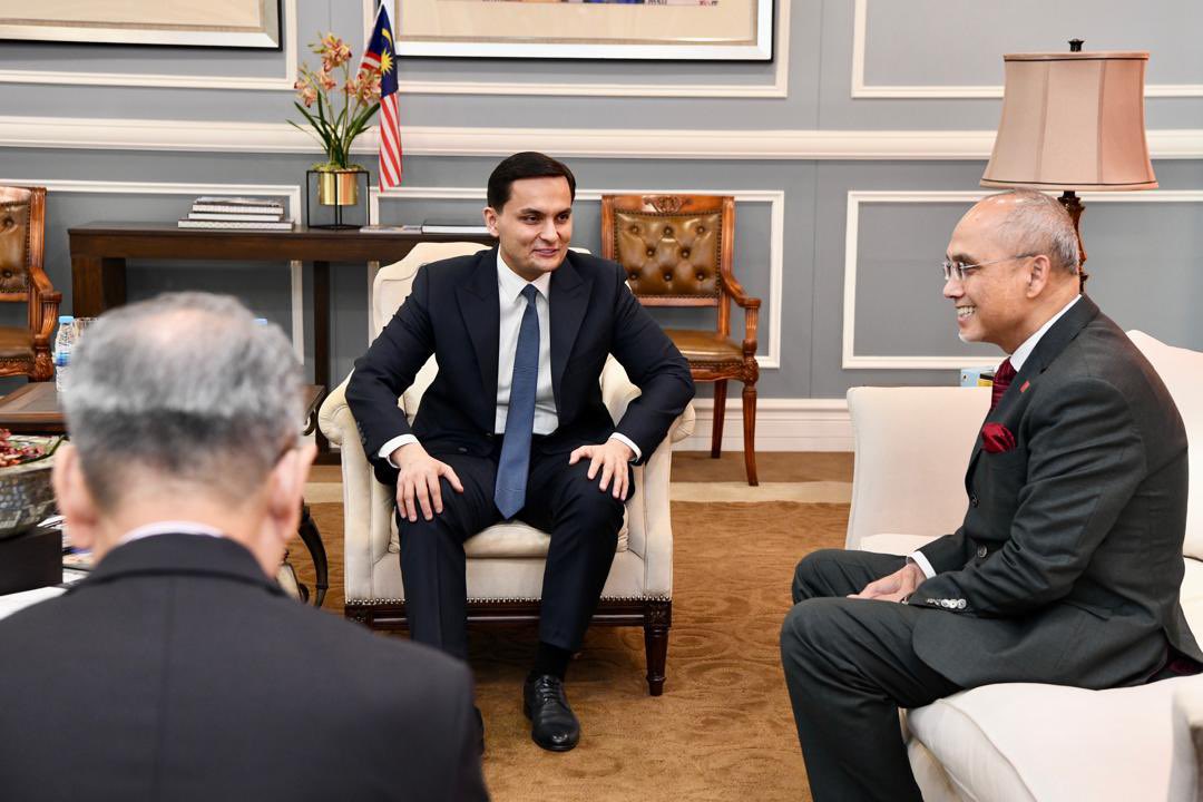 MohdShukriYajid's tweet photo. Welcomed Dr Ilkhom Mamatkulov, Rector and entourage from Mgmt Development Institute of Singapore in Tashkent, Uzbekistan. Fruitful engagement and the signing of an MoU between our two institutions marks a significant step in our internationalisation goals. @MSUmalaysia https://t.co/NfBMBsMe9r
