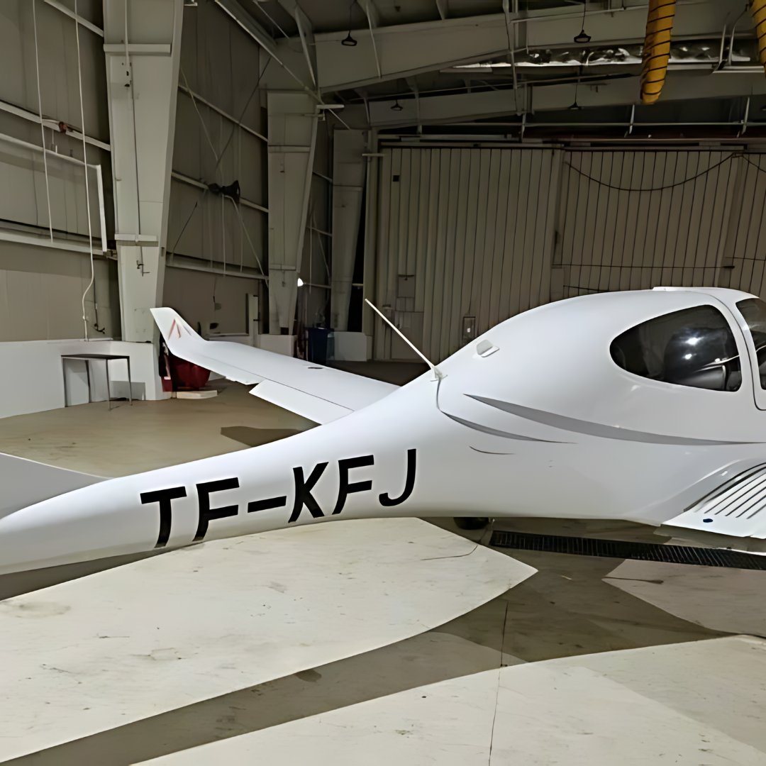 avpayltd's tweet image. Introduced in 2008, the Diamond DA40 NG features a composite airframe, a glass cockpit, and a fuel-efficient Lycoming TEO-540-C1A engine.  

#AvPay #DiamondDA40NG #DA40NG #AircraftForSale #PrivateAircraft #SingleEngine #FlyingTraining #Aviation #AvGeek #AviationPhotography