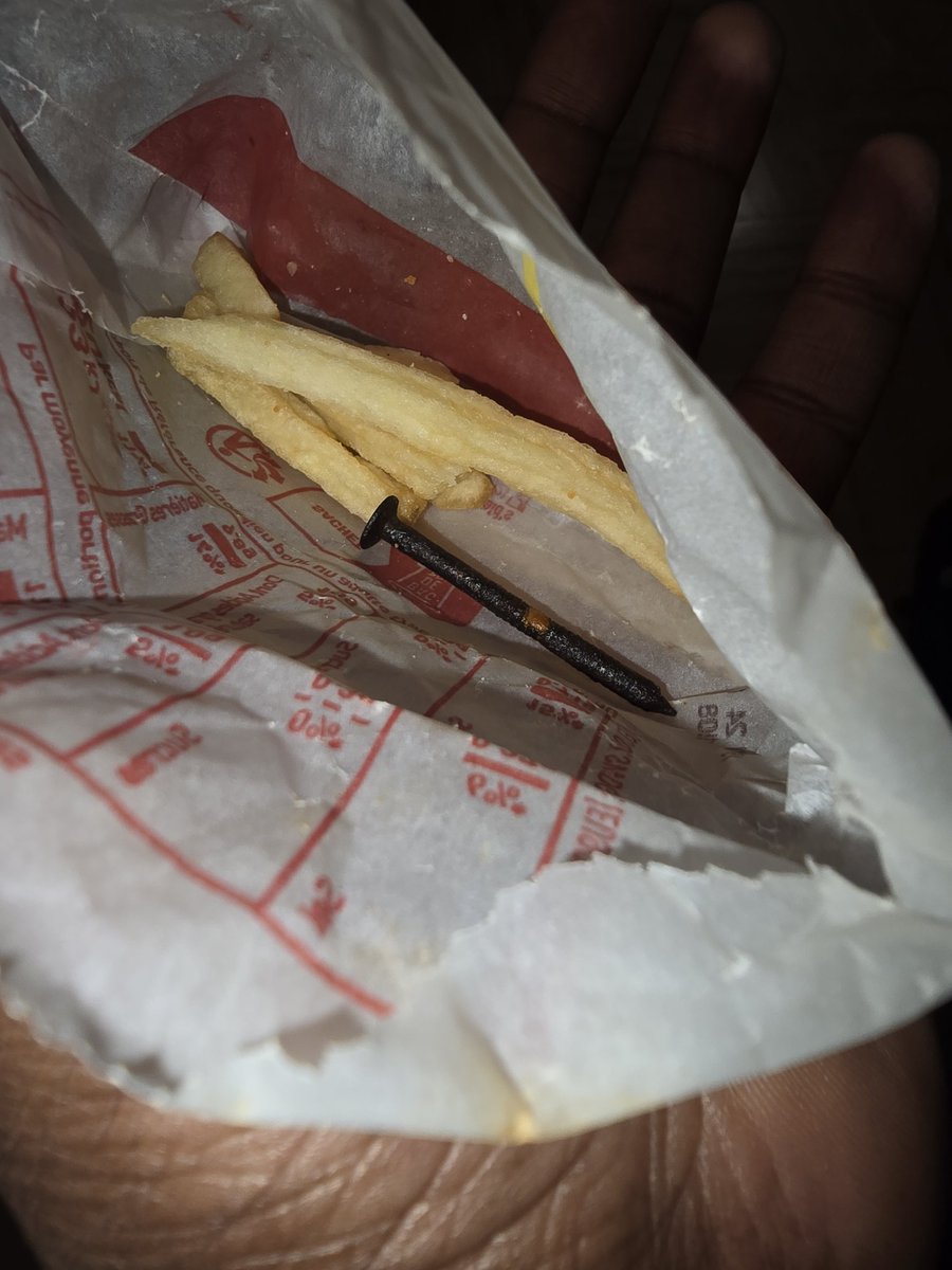 AbdoulayeK3's tweet photo. @BurgerKingFR J'ai le clou. 😏 https://t.co/SG7trl7QFW
