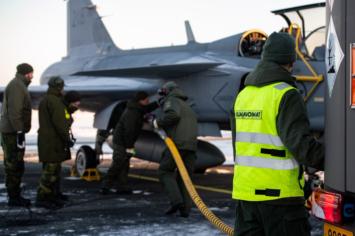 Ilmavoimat (@finnishairforce) on Twitter photo This week, Karelia Air Wing hosts a visit of the Swedish Air Force’s JAS 39 Gripen fighter jets and aircraft maintenance personnel. 🇫🇮🇸🇪
In addition to flight training activities, the visit involves cross-servicing of Allied fighter jets.
#ilmavoimat #WeAreNATO <a href="/flygvapnet/">Flygvapnet</a> This week, Karelia Air Wing hosts a visit of the Swedish Air Force’s JAS 39 Gripen fighter jets and aircraft maintenance personnel. 🇫🇮🇸🇪
In addition to flight training activities, the visit involves cross-servicing of Allied fighter jets.
#ilmavoimat #WeAreNATO <a href="/flygvapnet/">Flygvapnet</a>