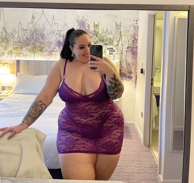 Do my curves look good in this? ? https://t.co/5s5Nr9irOv