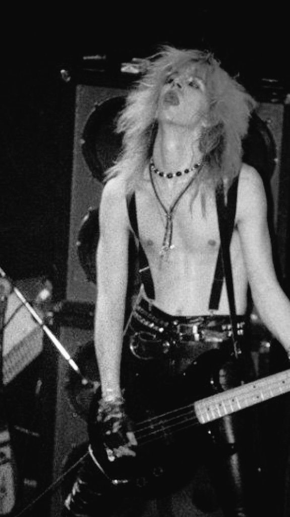 AriValsecchi's tweet photo. Happy birthday @DuffMcKagan 🔥🎸⚡
Love You forever, thank you for everything🌹❤️‍🩹

#HappyBirthdayDuffMckagan https://t.co/ZESXjhIIOw