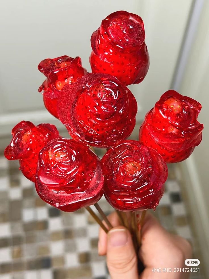 heart_jpg's tweet photo. strawberry roses https://t.co/4t9Dh2Zp8a