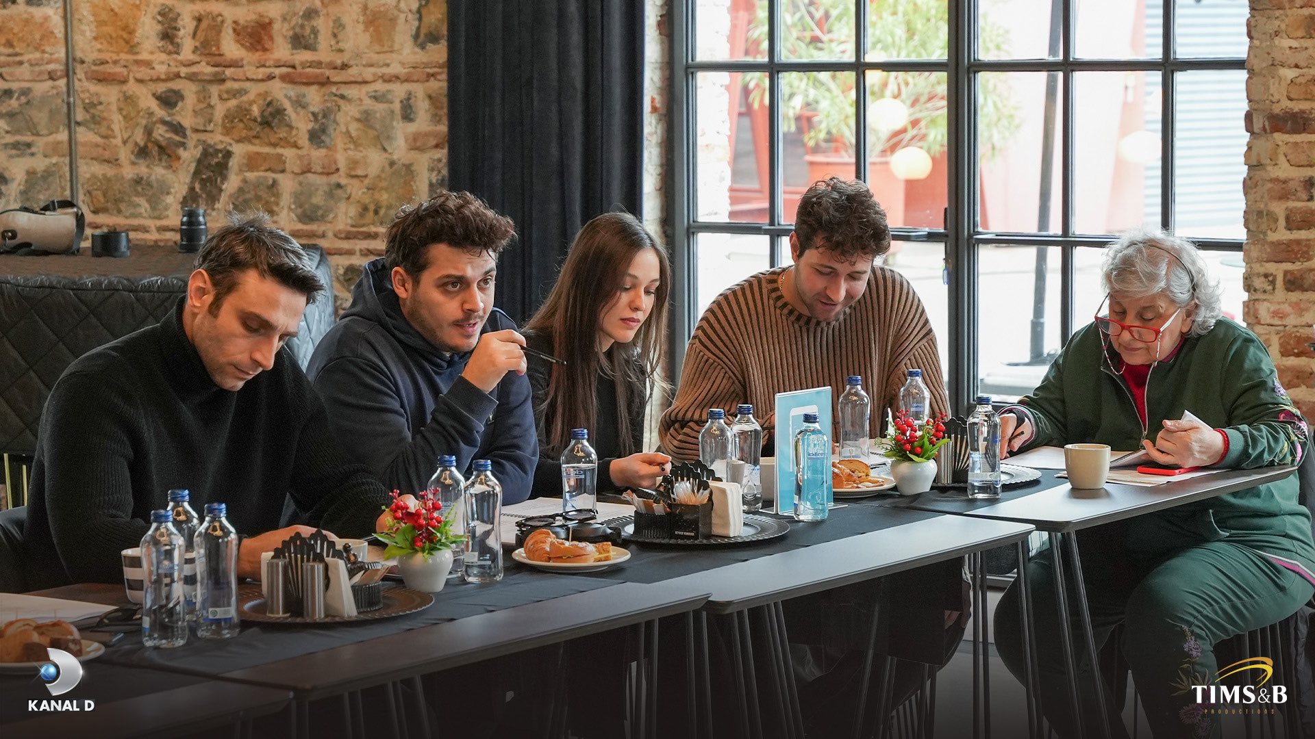 GjBb3drWMAA4SH4?format=jpg&name=large