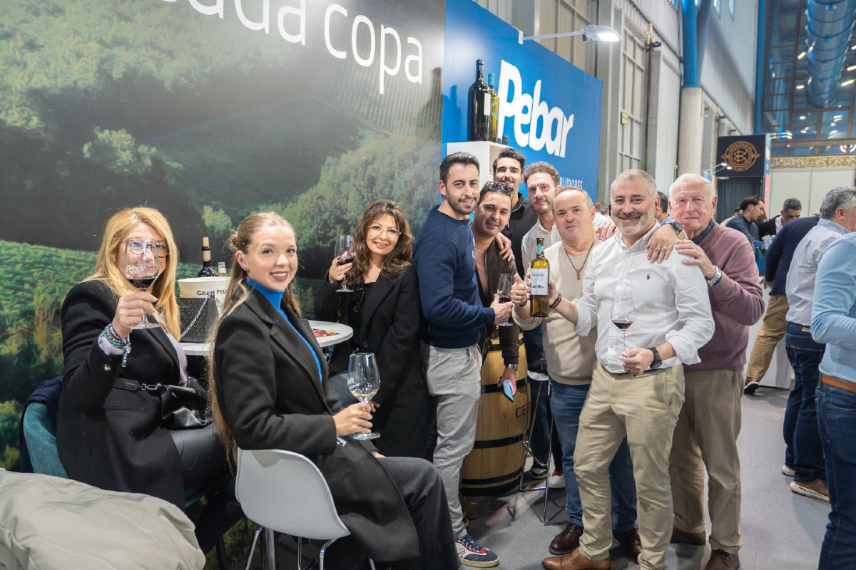 ✨ ¡Gracias por acompañarnos! 🍷 Ayer disfrutamos de grandes vinos y productos ibéricos en nuestro stand. ¡Aún queda un día en H&amp;T! Pásate a visitarnos. 🍷🔥 <a href="/BodegaMelonera/">La Melonera</a> #BodegaFSchatz <a href="/DehesaMonteros/">DEHESA MONTEROS</a>