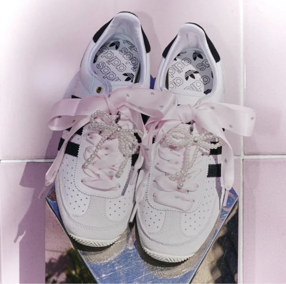adidas Samba スニーカー╱レースアクセサリー付き アディダス 