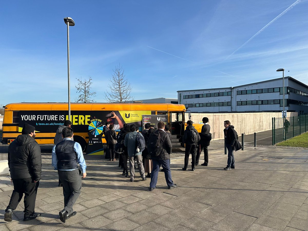 GloriaGold5's tweet photo. @TeesUniLondon visiting @LDEUTC in their bright yellow bus this morning! Courses in Business, Computer Science and Animation available at degree level. Great scholarships available too! Not too late if you've not applied for uni yet! https://t.co/FYgzoxy8Ae