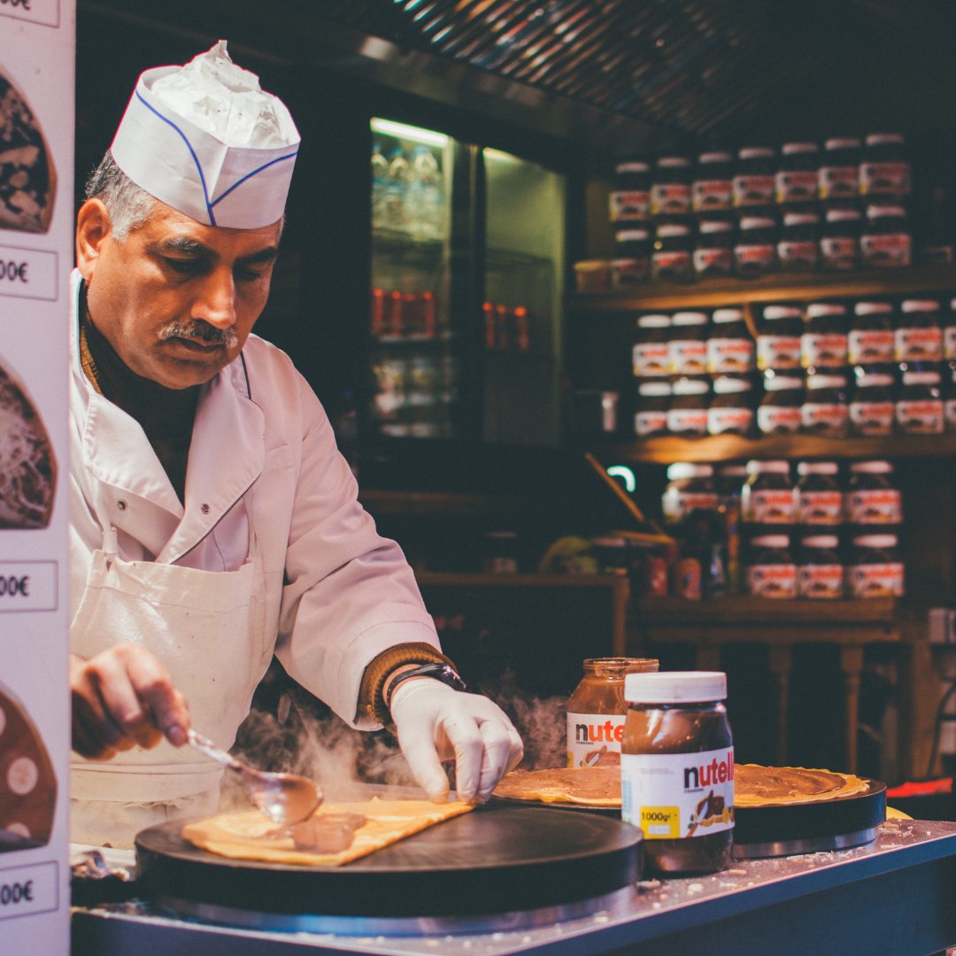 It's #WorldNutellaDay 🍫 What goes well with Nutella? CREPES 🥞 Will you be serving your customers Nutella with your desserts today? 

#mobilecatering #food #foodie #insurance