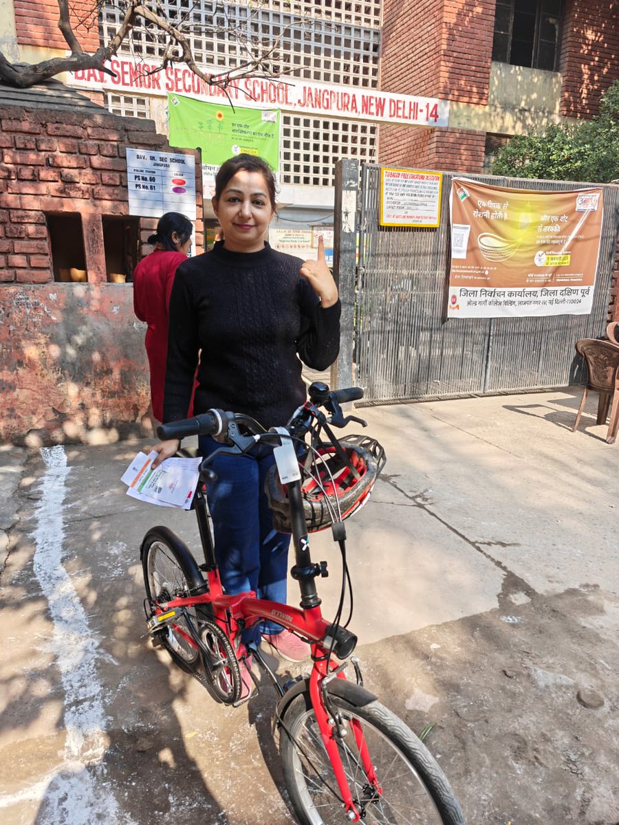 dalipsabharwal's tweet photo. #CycleToVote campaign to #MakeDelhiPollutionfree is getting a great support! Thanks to all those who are participating - waiting for more pics and videos from the participants 🤩.
Together we can make our Delhi liveable ✌️. So happy to see such support from the fellow voters 🙏 https://t.co/c0cuNIzjUf