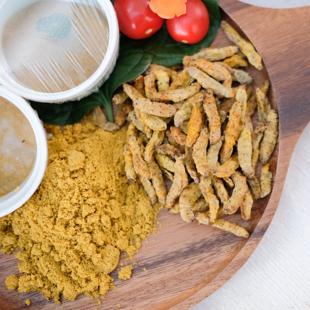 IngWeEat's tweet photo. The EU just gave the green light for UV-treated yellow mealworm powder to hit the market! 🐛✨ Sounds wild, right? But this isn’t just about bugs on the menu—it’s about innovation, sustainability, and safety.

Before any novel food (think insects, algae, or new plant proteins) makes it to store shelves, it goes through a strict safety check by EFSA. The goal? Making sure it’s safe, properly labeled, and nutritionally sound.

With more insect-based foods in the pipeline, could this be the future of protein? Let’s talk! Would you give it a try? 👀👇
#mealworms #insect #EuropeanUnion #novelfood #wednesdaythought #SustainableFuture