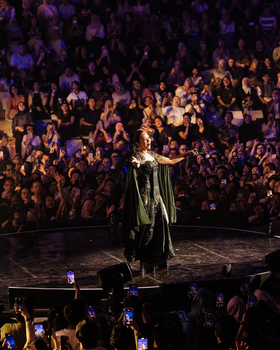 Melihat kekacauan konser yang berseliweran di timeline, saya jadi makin appreciate konser Bingah Yura weekend kemarin. Bukan cuma spekta, tapi juga super well-organized, inclusive, dan ramah buat anak, bumil, serta teman-teman difabel.

What can we learn from this concert?