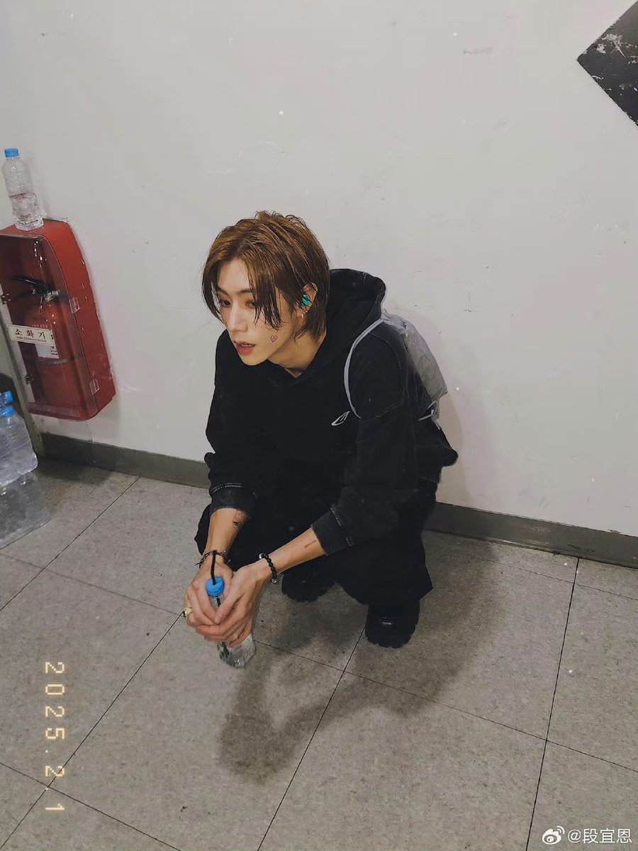 withyouMT_TH's tweet photo. 250205 มาร์คลงรูปบน Weibo ค่ะ (1/3)

“ขอบคุณสำหรับความสุขที่เหล่านกน้อยมอบให้นะครับ!💚 จะรอพวกเราใช่ไหมครับ~?”

#NESTFEST #GOT7_NESTFEST
#MarkTuan #Mark #段宜恩 #마크 
@marktuan @DNAmngmnt 
#GOT7 #갓세븐 @GOT7 @GOT7Official https://t.co/fxY224Gh4z