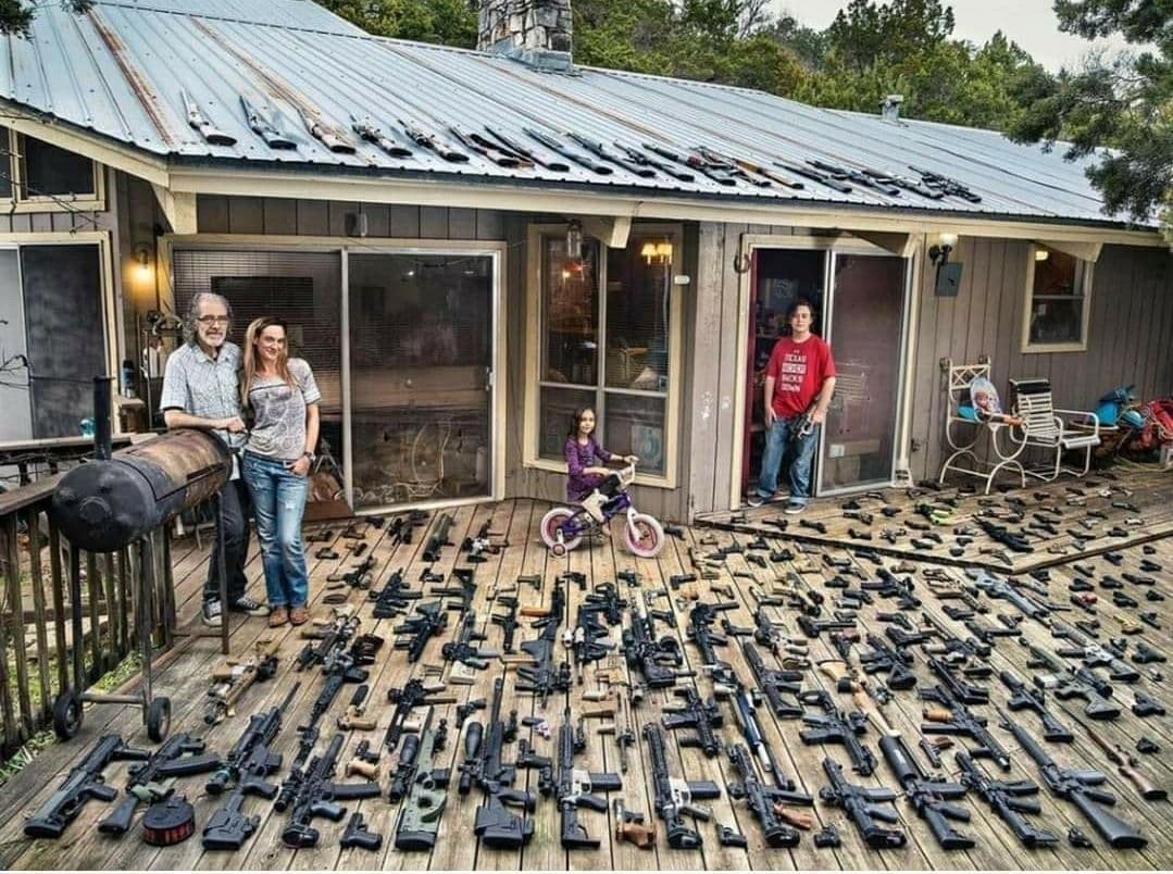 fiscaldofim's tweet photo. Porque é impossível invadir os EUA?
Porque 40% das armas do mundo estão lá!
Próxima... https://t.co/fGROzKaP4m